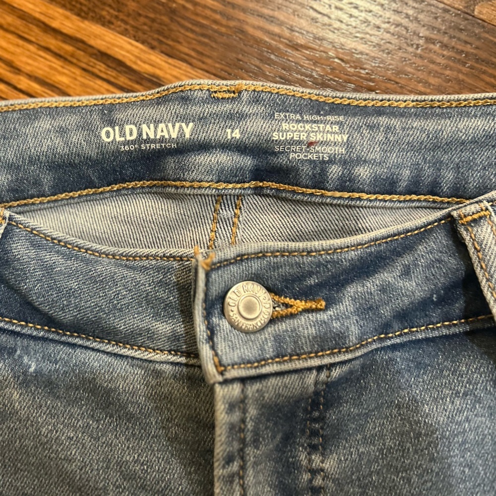 Old Navy Extra High Rise Rockstar Super Skinny Jeans Women’s 14 Raw Hem - Picture 3 of 4